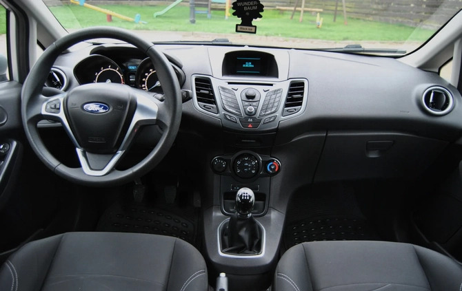 Ford Fiesta cena 23900 przebieg: 130000, rok produkcji 2014 z Janowiec Wielkopolski małe 172